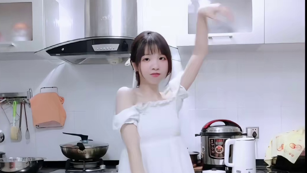 【小仓鼠】厨房赤脚 翻跳 翻唱勾指起誓