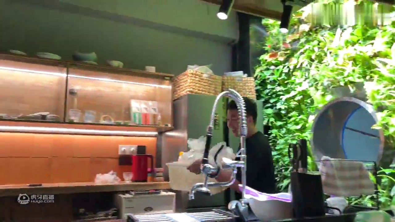当超可爱小乌贼做成蒸蛋后，差点感动哭出来！每一口鲜甜嘎嘣脆~~~S2120HA267