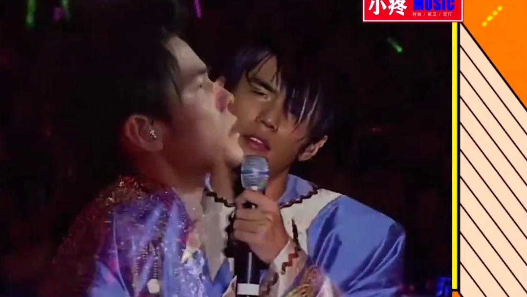 周杰伦20年前的歌啥水平？明明听不清歌词，但就是让你欲罢不能！