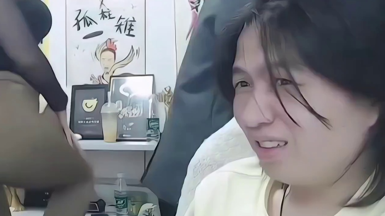 德华看秋老师跳舞看爽了
