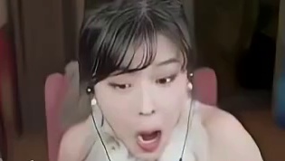 沫子装逼不成被打脸！_n果然是姐妹心连心！