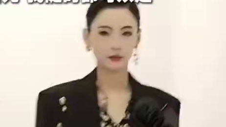 谢贤离世后，张柏芝去年谈生死言论引关注，早已立好遗嘱，还选好了遗照和寿衣。“我不怕死，我随时都可以走。。