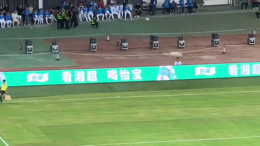 上场几分钟就看出来长沙今年真的强，怕难遇到对手了#足球