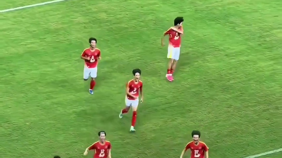 上场几分钟就看出来长沙今年真的强，怕难遇到对手了#足球