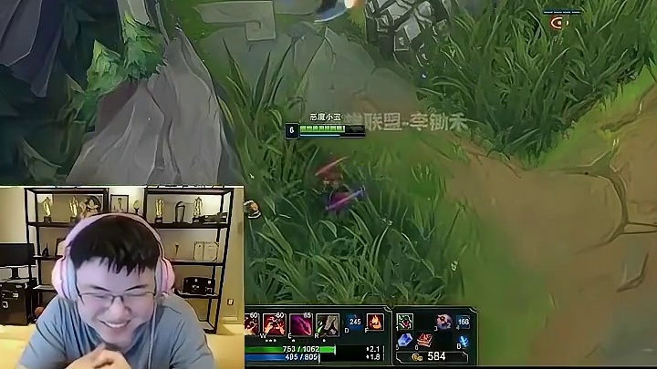 乌兹看小丑绝活哥戏耍石头人，当场爆笑