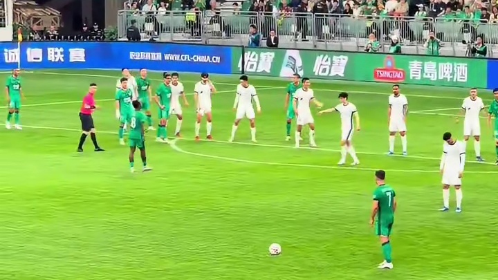 火药拉满！京津德比上演，国安vs津门虎激战正酣＃足球
