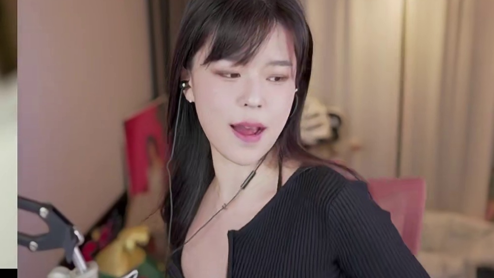 【沫子】沫子又惨遭AI换脸？直播间水友跪求要链接