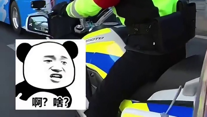 出人意料的和交警打招呼方式！交警：你这一手操作给我整不会了！