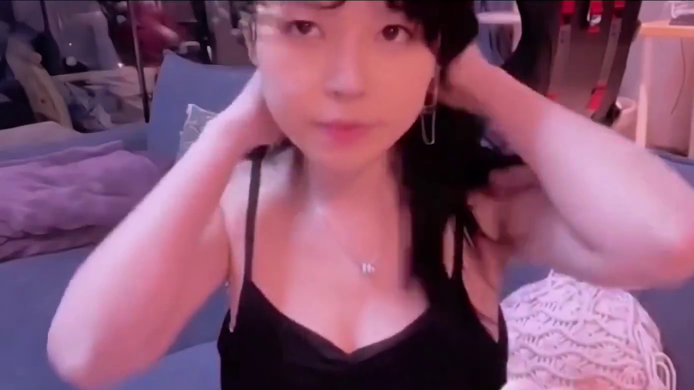对A才穿吊带？沫子：待会你就知道是不是对A