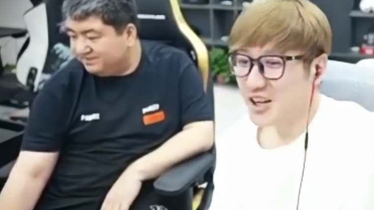 白老板说之前晚上吃饭遇到过绿豆和绝迹，白老板给绝迹说的很难听，没说爽后又把胖子也一顿说