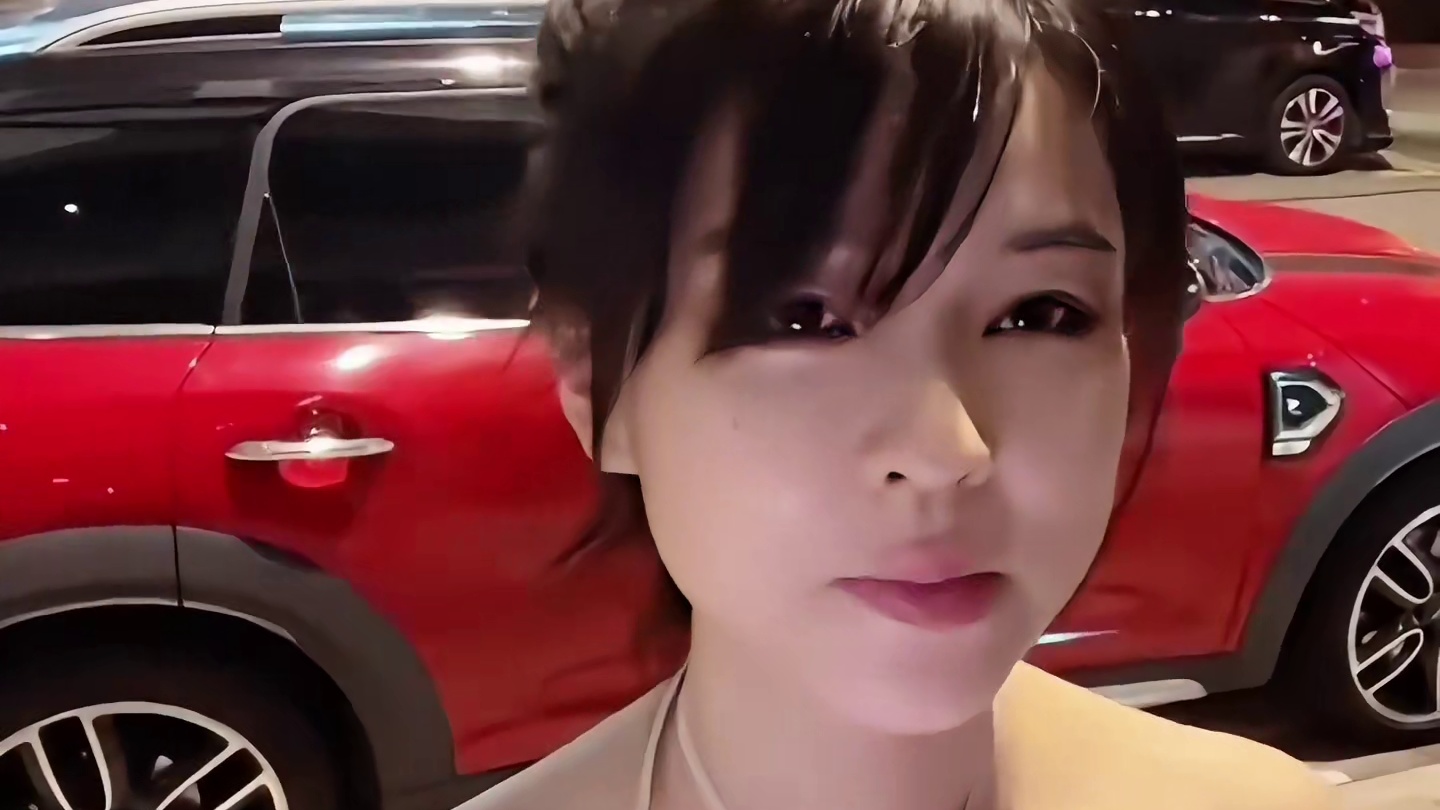 沫子旅游途中被陌生男子搭讪，骚扰不断