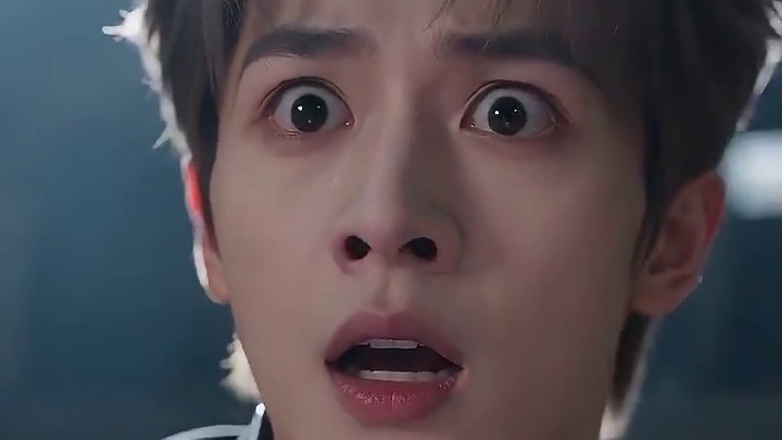 一男子挑战砸中观音出车祸？