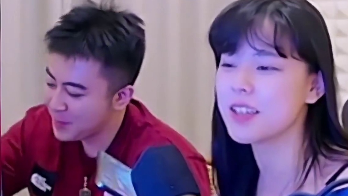 沫子分手和蛇哥在一起5年了。蛇哥：是的我们有一个孩子~~·