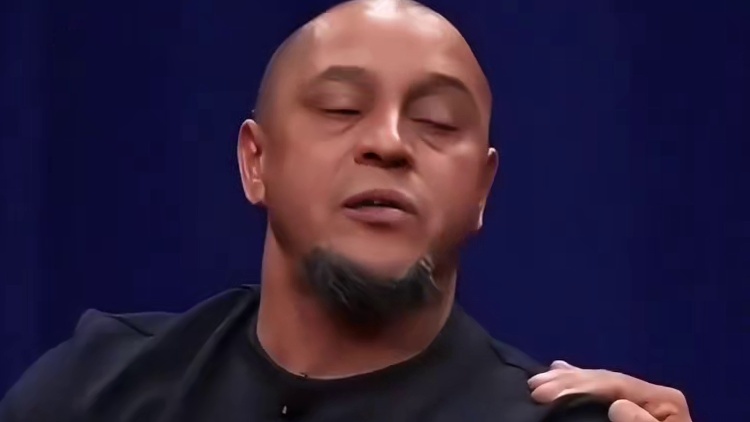 现在怎么没人踢重炮任意球了？ #足球