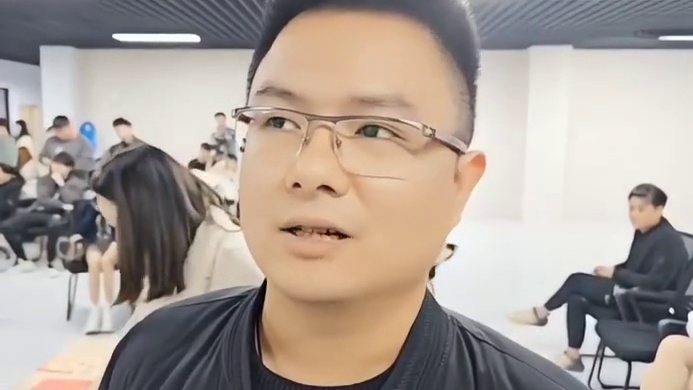 七年的司机正式离职，会长赞助买的奔驰却没能带走！