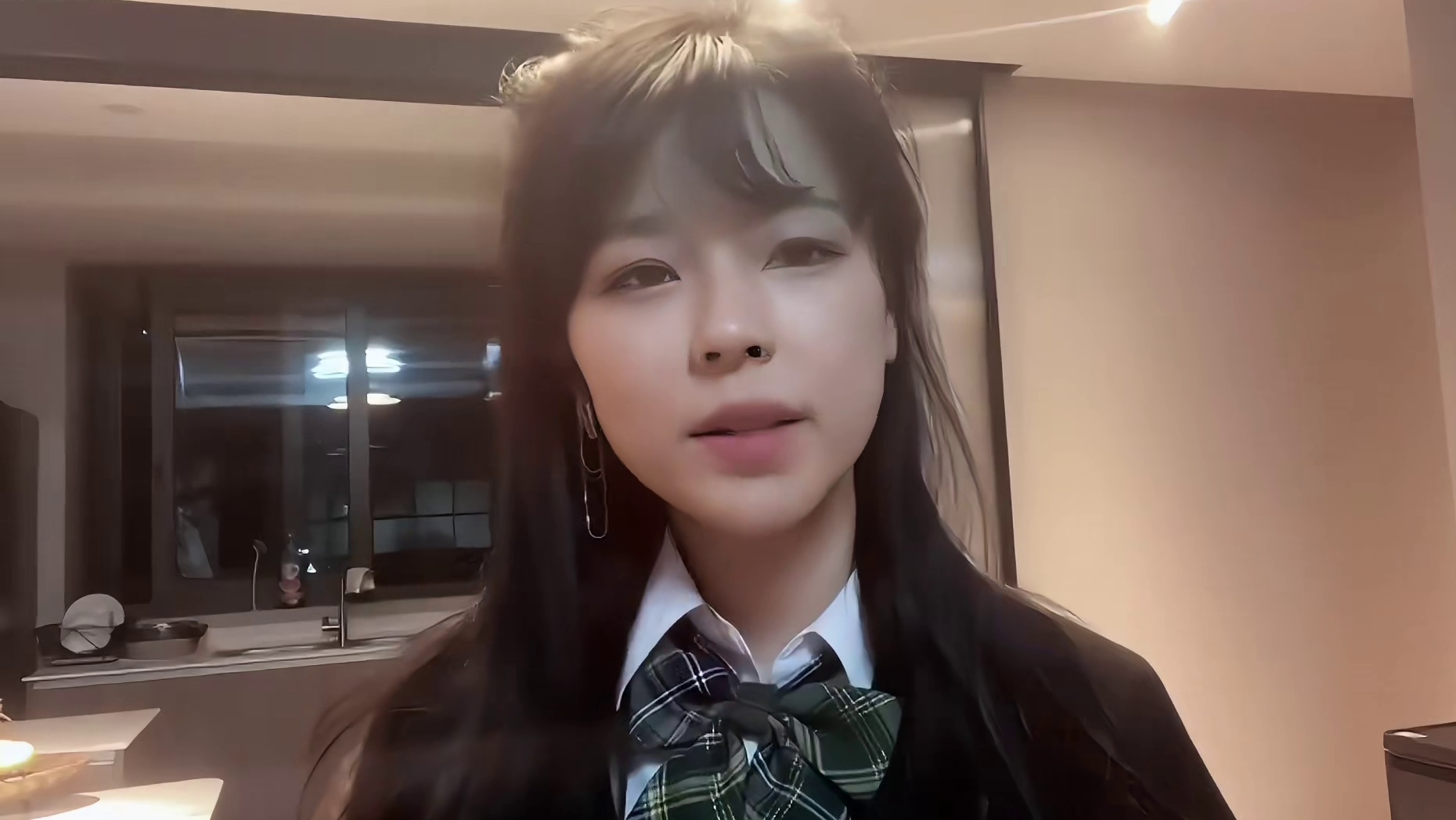 沫子谈童锦程天天被人骑，下播后跟被榨干了一样
