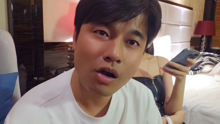 身价过亿的会长自曝：连一套房子都没有！_n过着四海为家的日子！