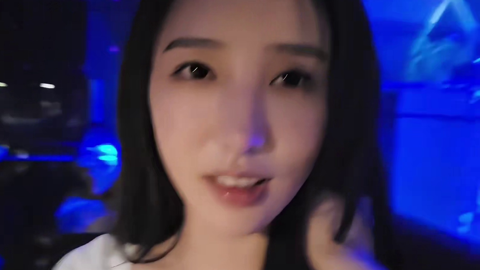 祖儿吐信子童锦程当场投降，没想到童也有招架不住的时候！