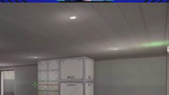 我的鼠标竟然会自己动？#穿越火线 #白鲨ayom #搞笑