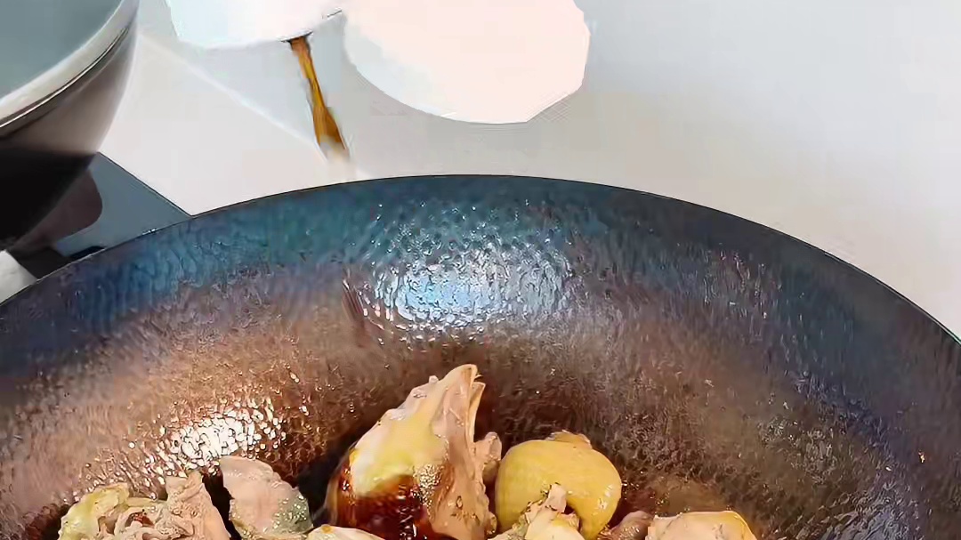 【红烧土公鸡】超简单的家常红烧鸡做法！
