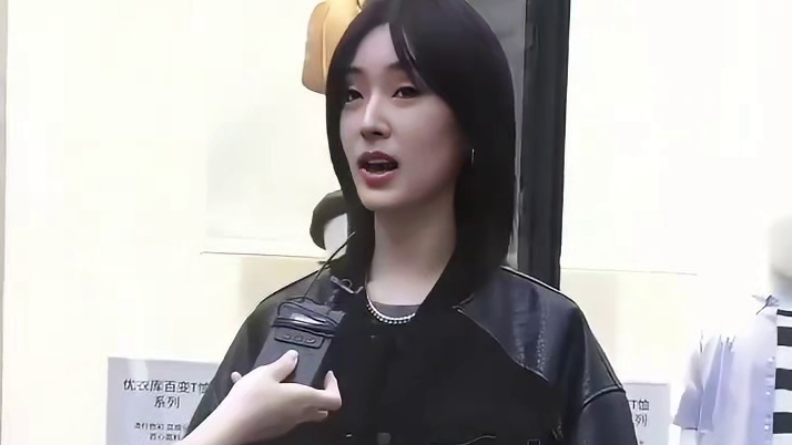 哥哥有钱不一定往你身上花，弟弟有劲真往你身上使  -