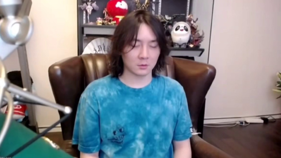 张大仙XYG把老板气得打坐修仙平复心情,每年花这么多钱养了一帮蠢蛋，从上到下都是一般蠢