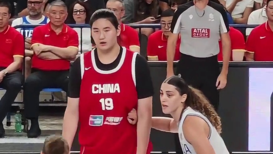 中国女篮对阵意大利女篮，来看赛场精彩画面