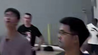 快把你认为能投得过克莱的兄弟艾特出来！#篮球