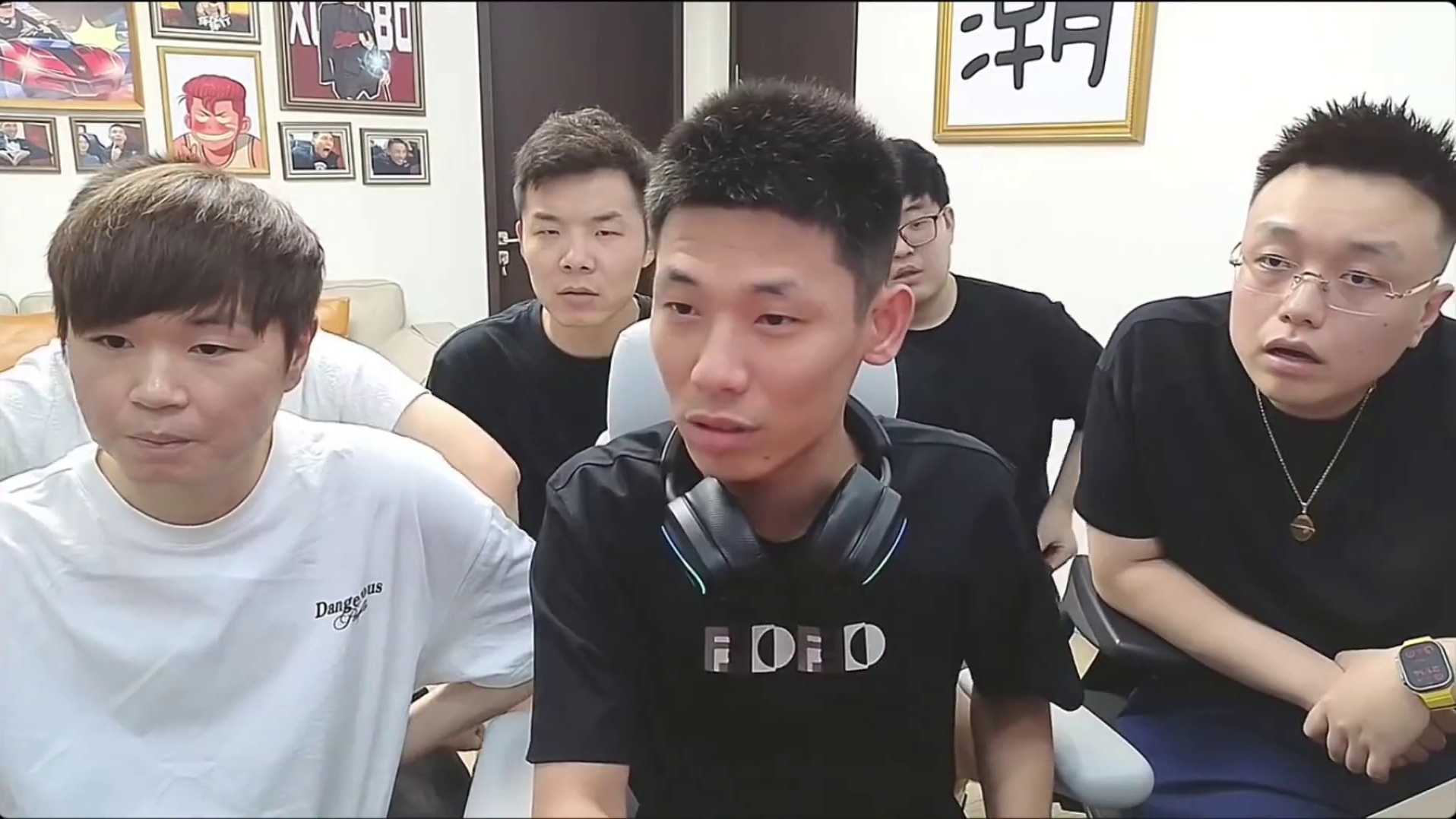 宝哥为了今晚的穿越火线比赛人气票都不打了
