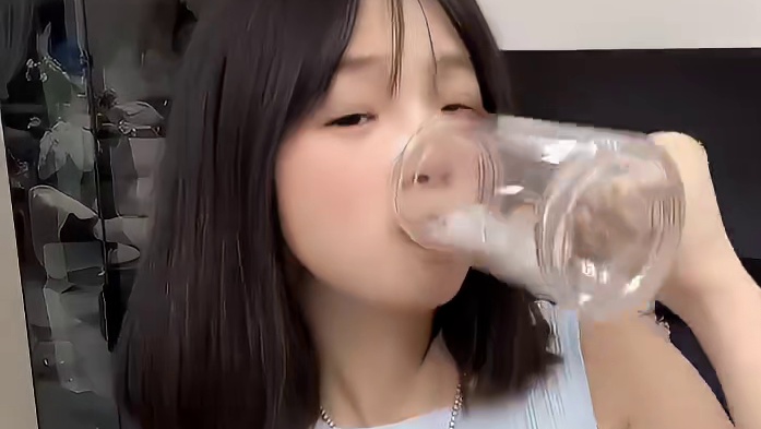 说了多少次！红牛是功能性饮料，不是性功能饮料！