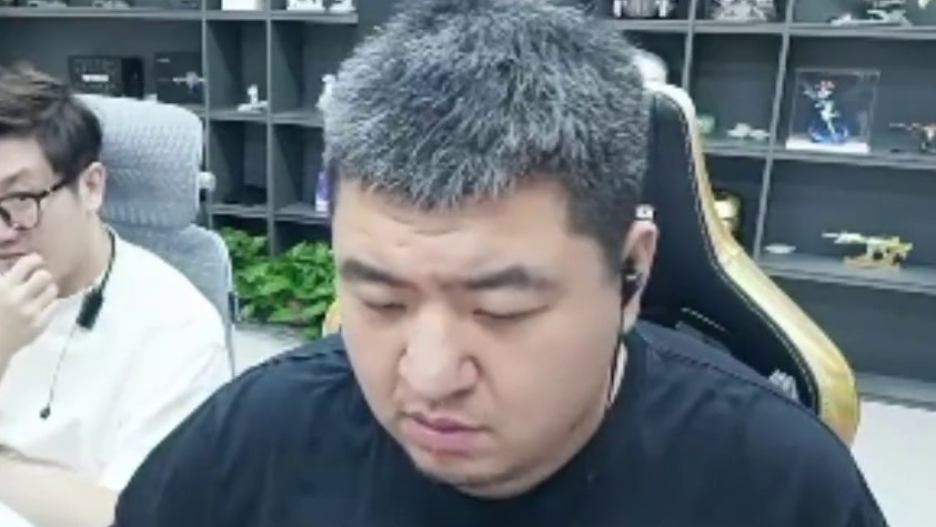 红旗队内爆发争论全过程，白老板默默看戏不敢讲话