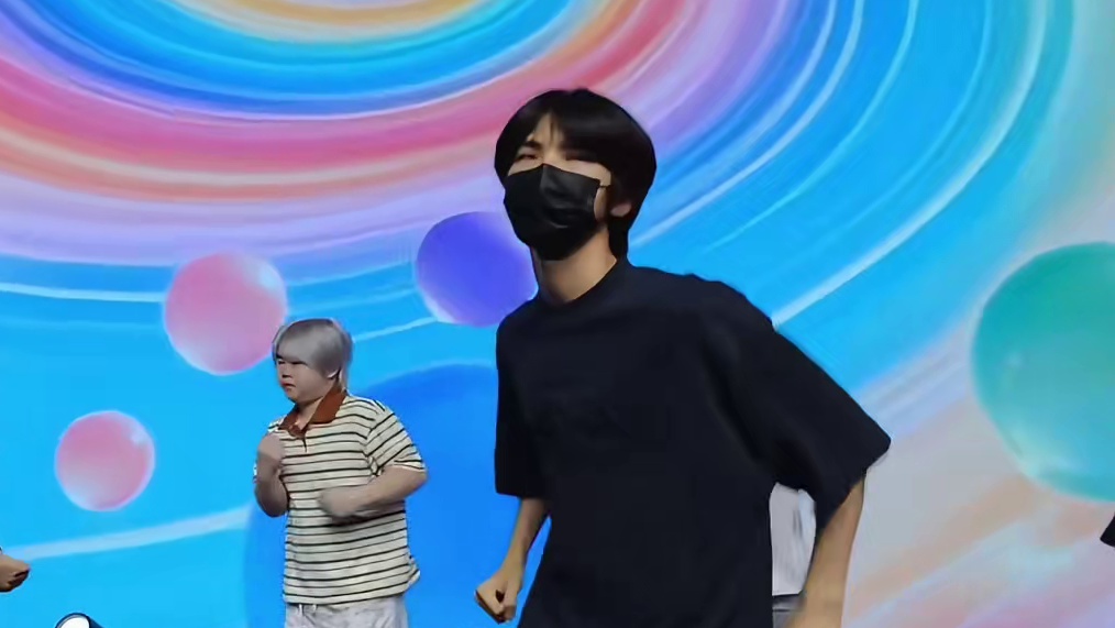 DYG钎城跳舞的样子也太过于可爱了吧