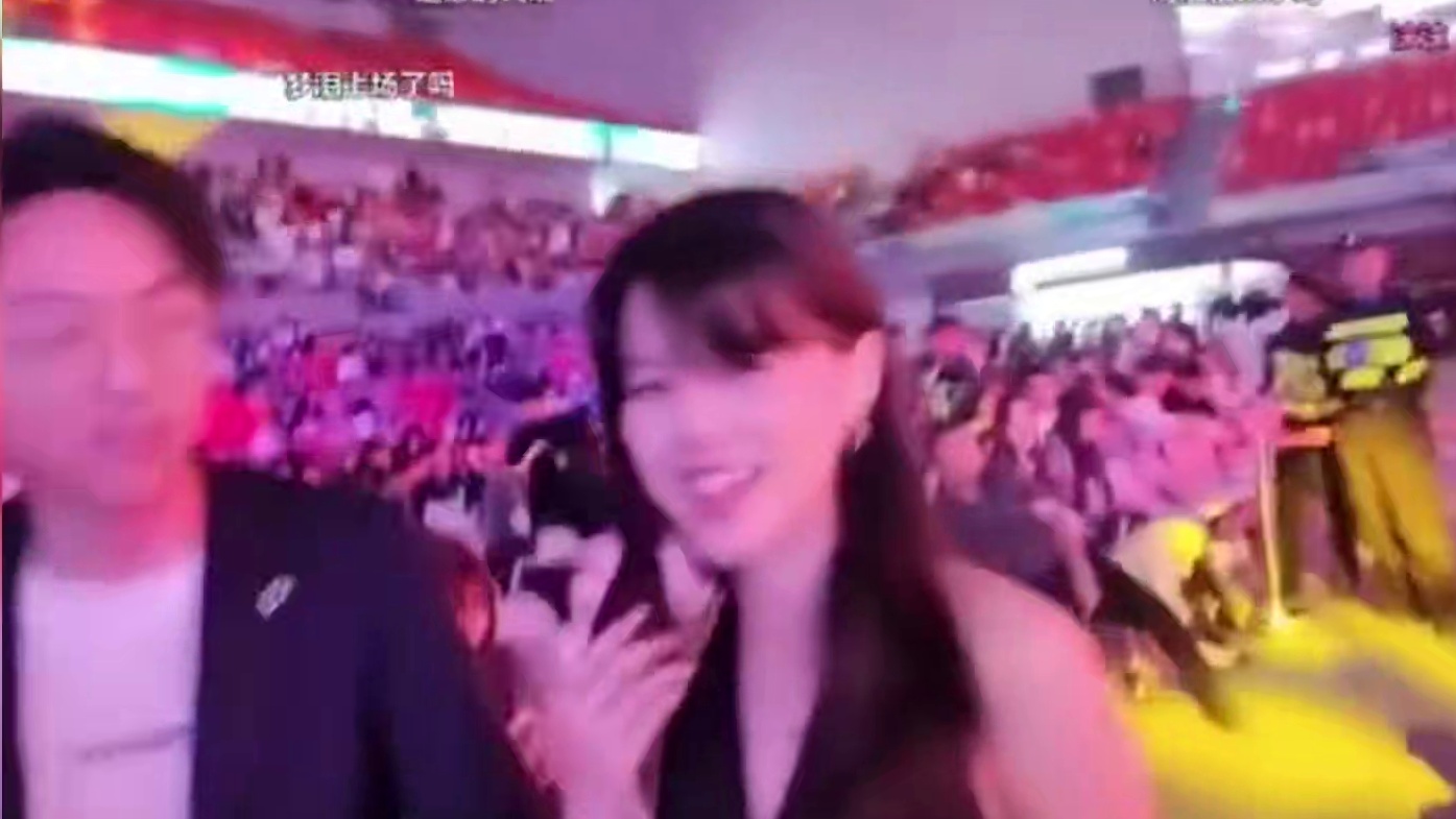 沫子直接看上榜一大哥的侄子，这么多人呢干啥呀~~~