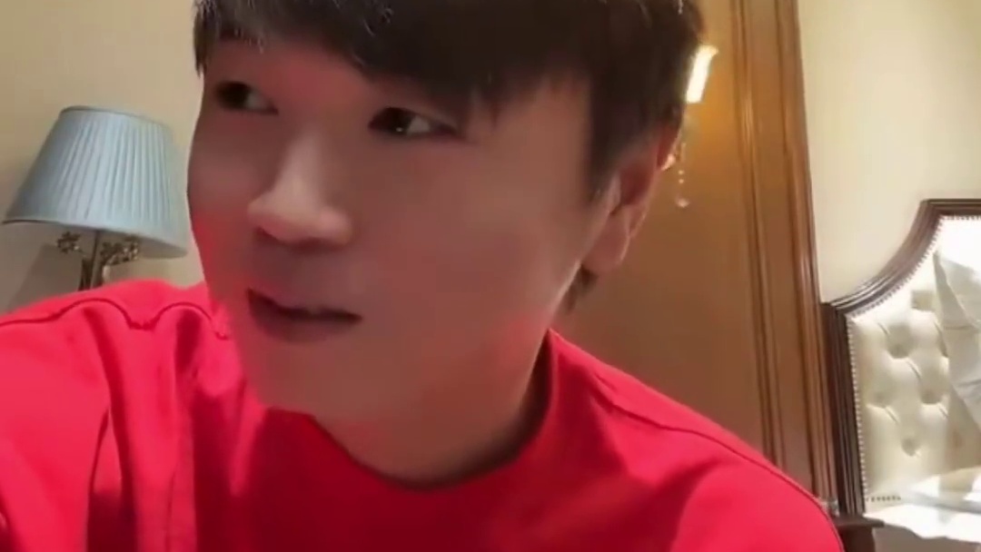宝哥比赛飞段去当擂主，其大原因还是老白的支持，加上宝哥对于飞段还是了解一点的