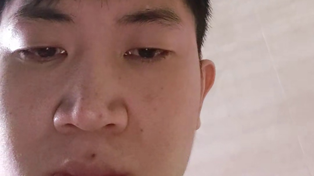 不好意思家父们昨天忘了通知了 这几天家楼下办白事从早唱到晚我根本没法睡导致偏头痛犯了今天还没好