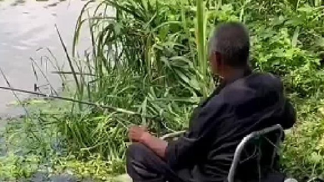 这老师傅就说没口，我就在他旁边试一下哈哈