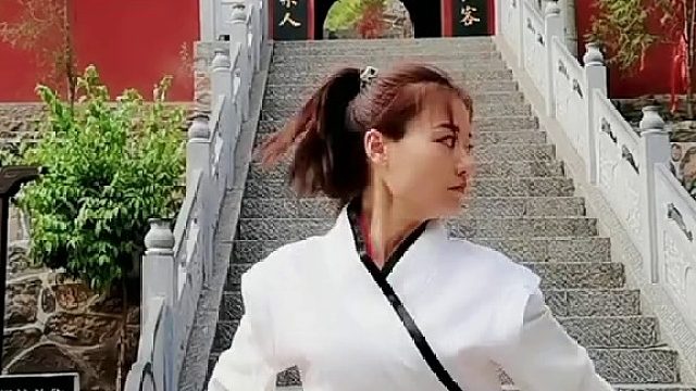 大家能看出我今天练的啥全不？第一次练这拳