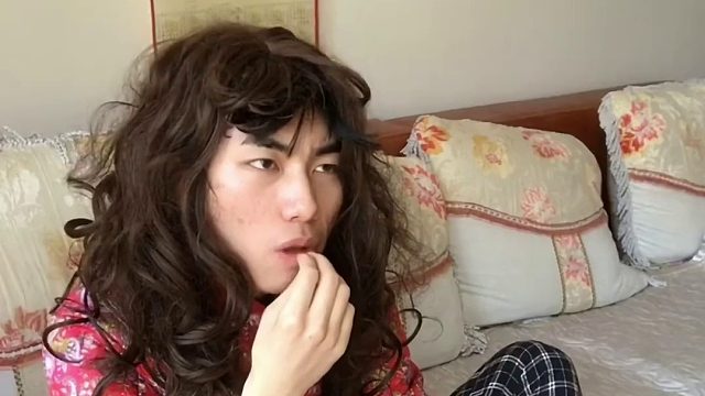 女生在家时和出门时的区别，你们也是这样吗？