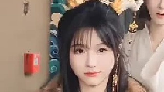 龙女出宫，就连小哥哥也放下糖葫芦出门观看