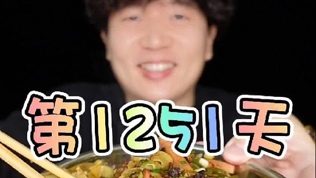 剩菜里有一点豆角丁，那当然要做一顿焖面了