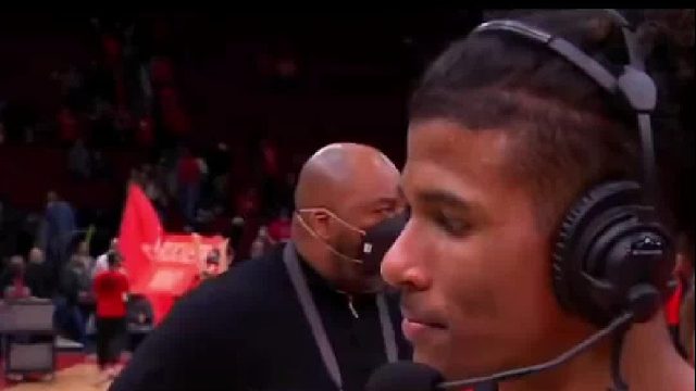 杰伦格林今日出战36分钟，高效砍下21分5篮板5助攻，并且没有出现失误！继续加油吧小伙子！