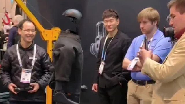 有人认为：机器人反击人类只是时间问题！0d ​