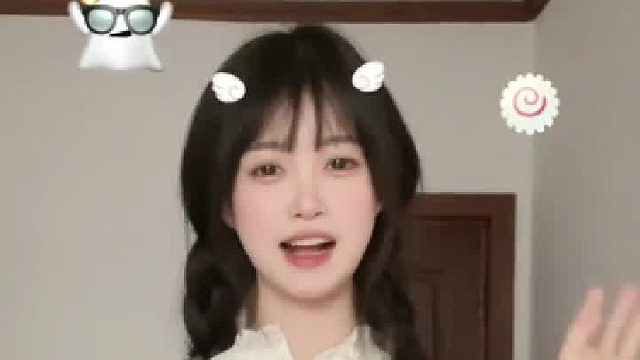 乖乖穿上了裙子变成了乘乘