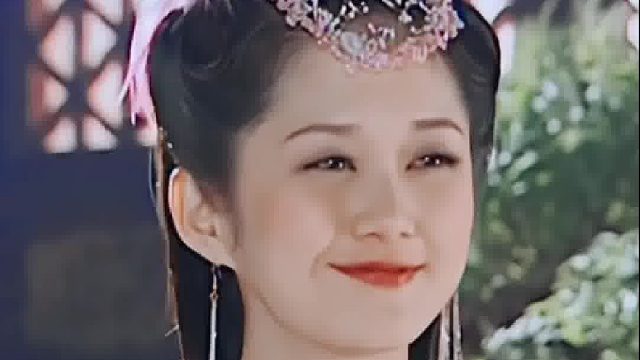 早期电视剧的服化道颜色百变，妆造也很符合人物设定