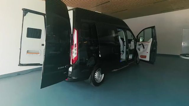 老板车太多，停车库里浪费，二手车贩子对他下狠手了，看看这个车见过吗