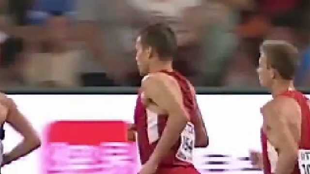 男子5000米！法拉赫跑最后一名 还绕远去喝水？最后100米大爆发