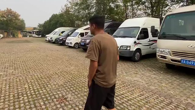 避免买房车踩坑看看这个老板，人很好的啥都说，人品好心地善良就是脾气大