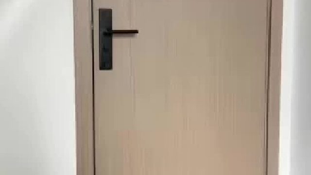 小猫咪的两幅面孔