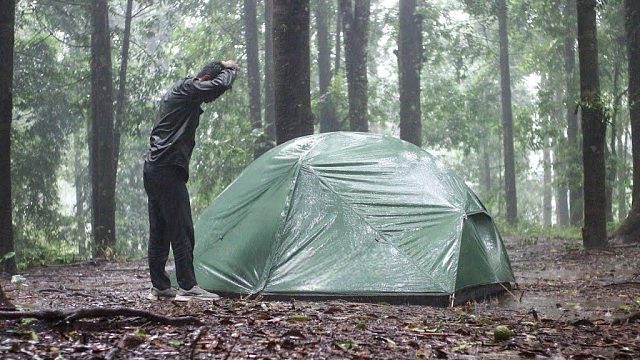 睡前刷上一集解压的雨中露营，美美入眠（第二集）