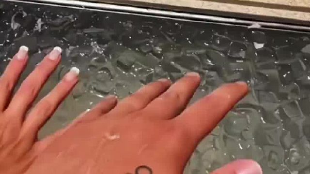 可是取下的时候总要有一个人先松手
